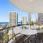 Surfers Paradise 1 Bedroom Apartment Bright, Spacious, 3 Min To Beach, Stunning Views