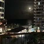 Surfers Paradise 1 Bedroom Apartment Bright, Spacious, 3 Min To Beach, Stunning Views